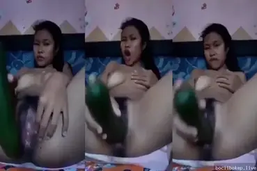 Cewek cantik coli pakai timun super nikmat