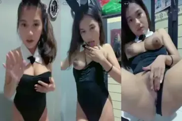 Cewek cosplay kelinci coli sampe basah kuyup