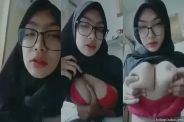 Cewek Montok Toket Gede Pamerin Tubuh Bikin Ngaceng