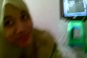 Gadis Cantik Berjilbab Mesum di Rumah Pacar