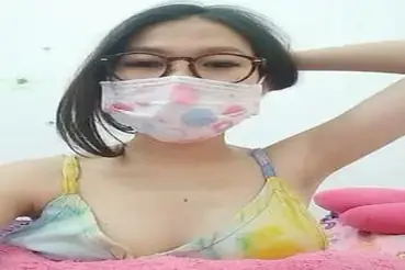 Siaran Privat Streamer Cantik Di Kamar